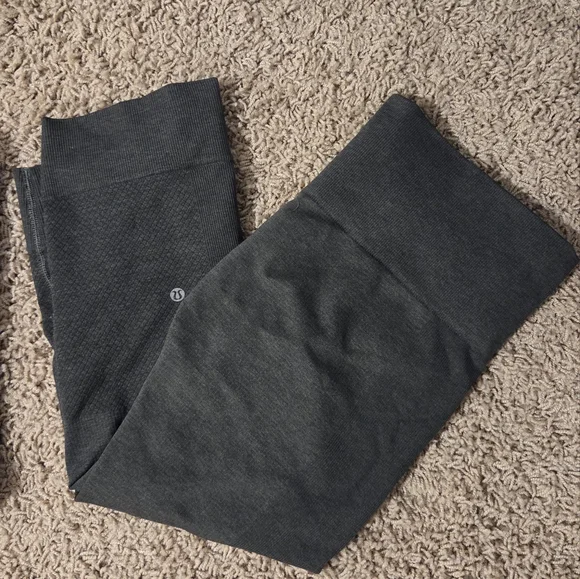 lululemon athletica Black and Gray Leggings - Picture 2 of 4